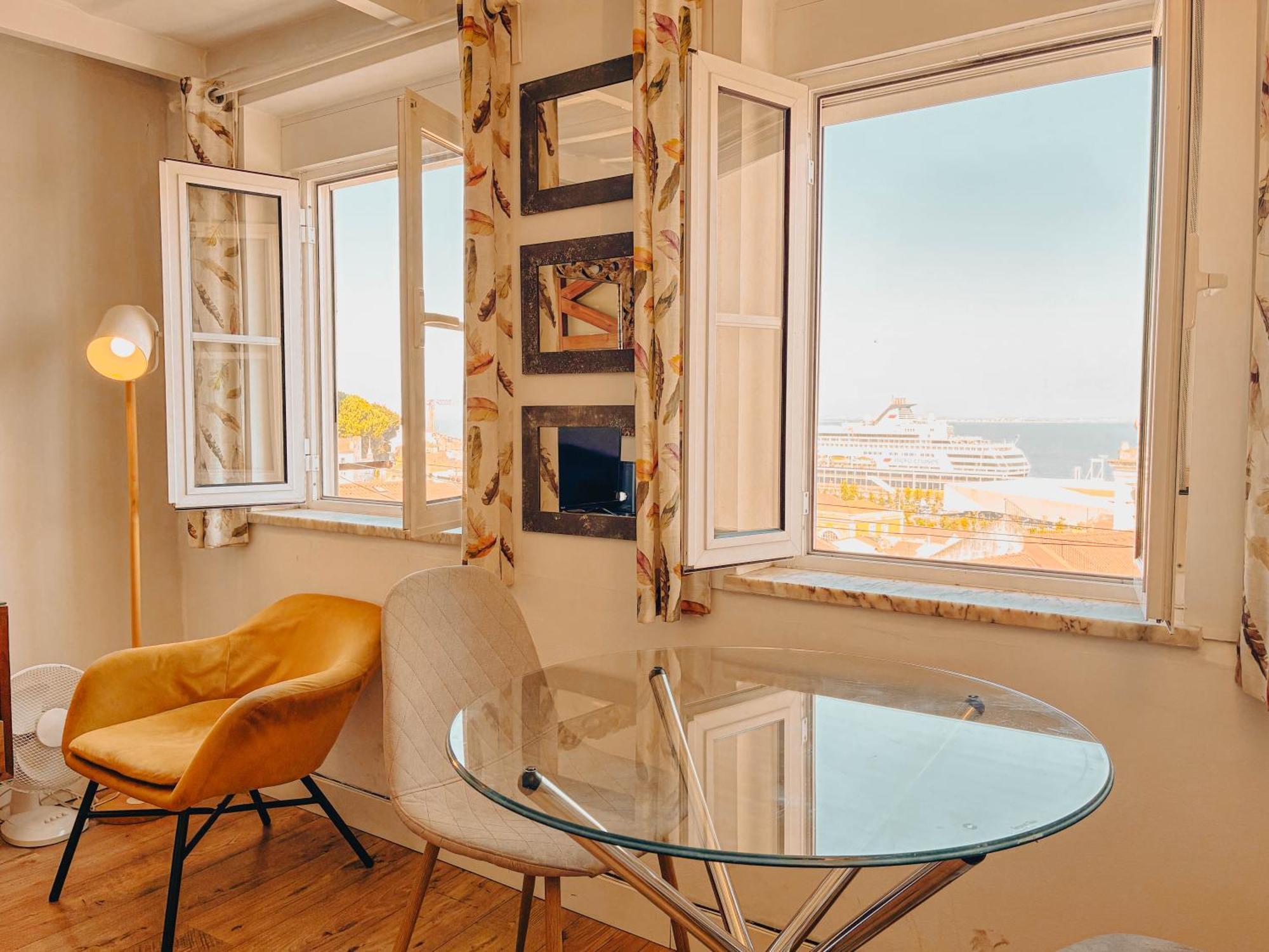 Alfama - With River View Apartamento *